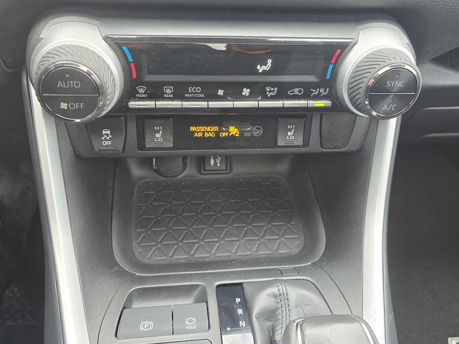 2019 Toyota RAV4 Hybrid XSE