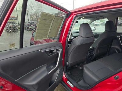 2025 Toyota RAV4 LE