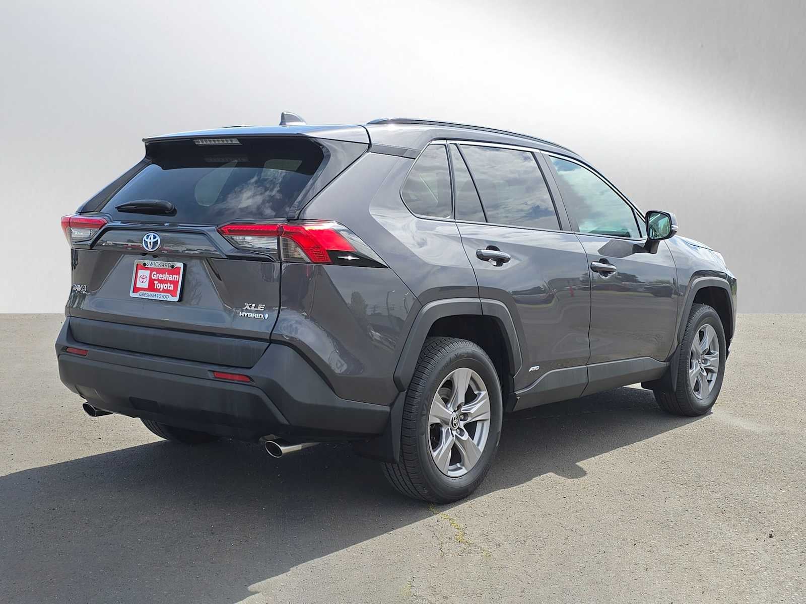 2022 Toyota RAV4 Hybrid XLE