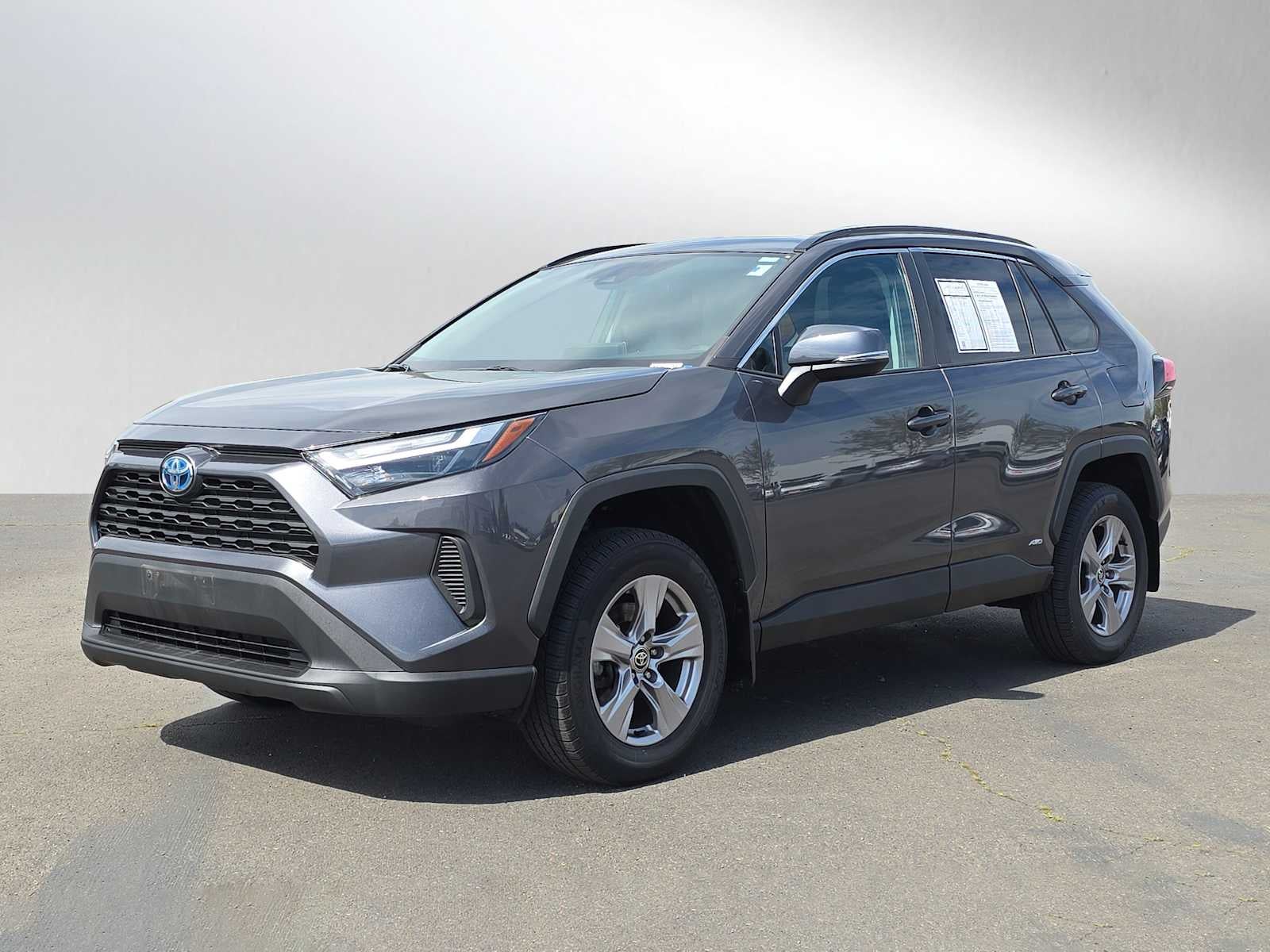 2022 Toyota RAV4 Hybrid XLE