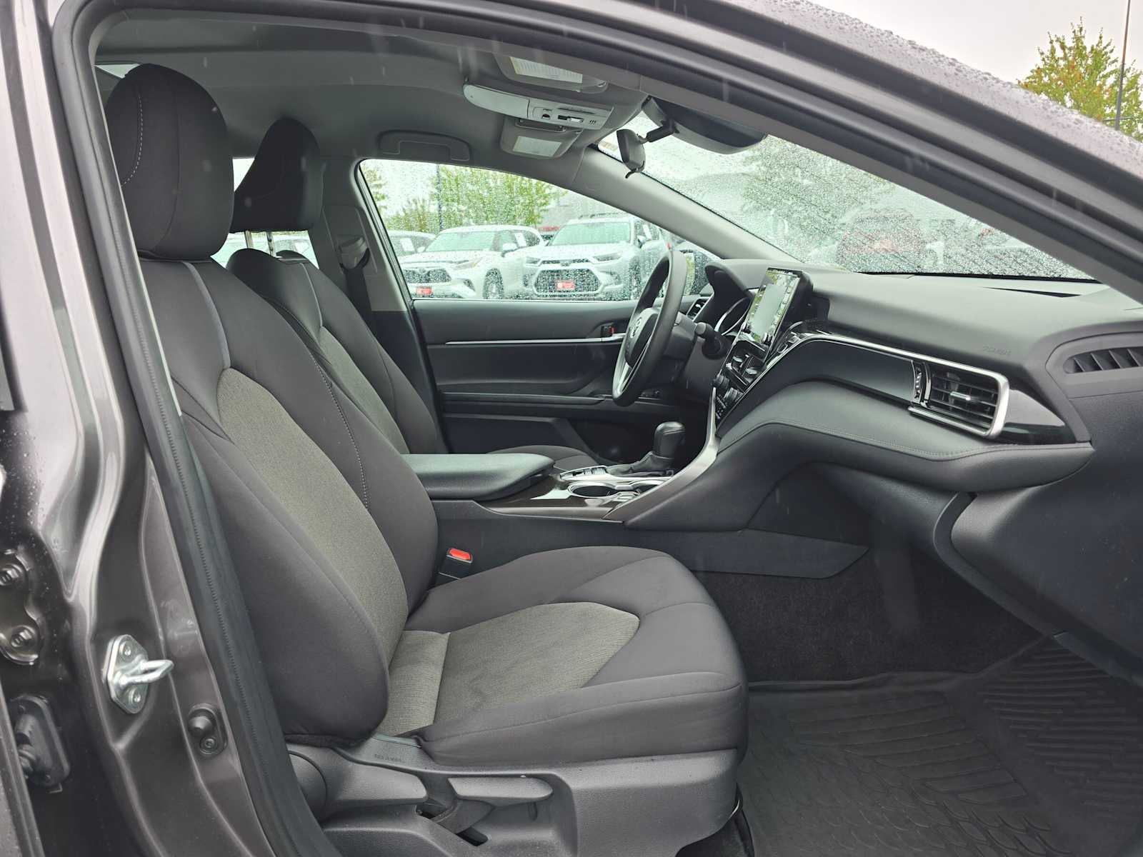 2022 Toyota Camry Hybrid LE