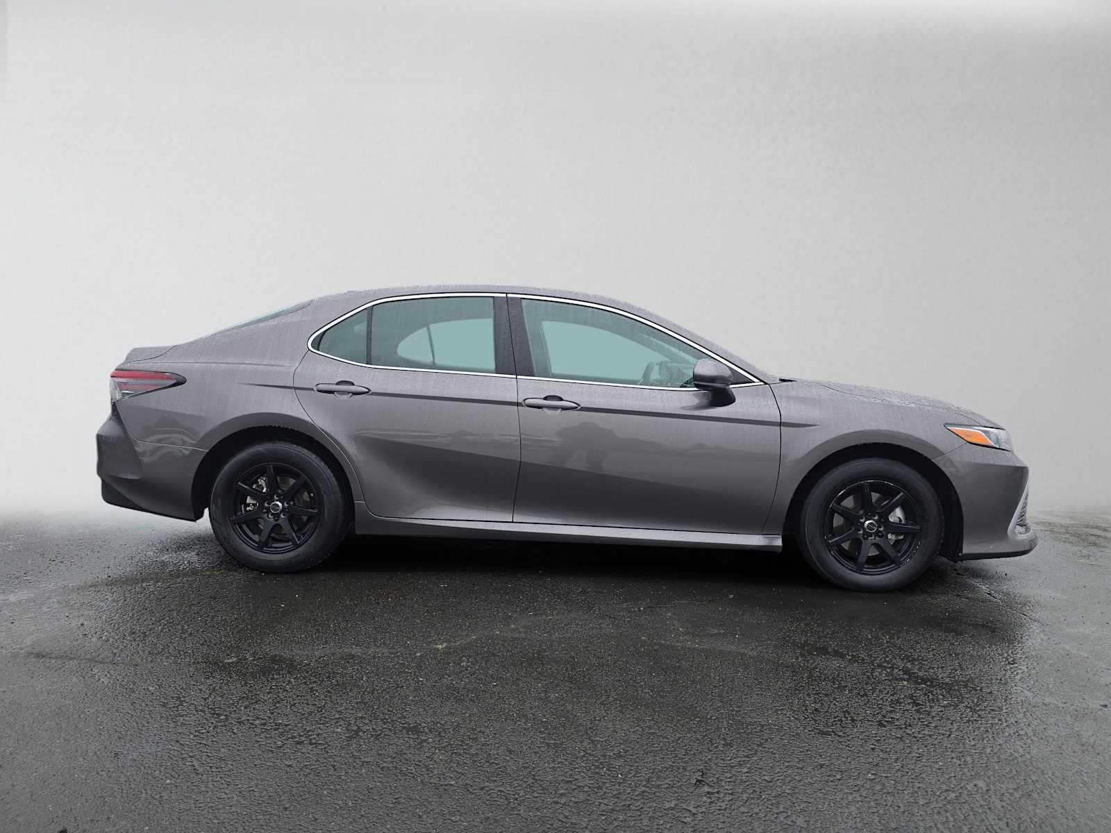 2022 Toyota Camry Hybrid LE