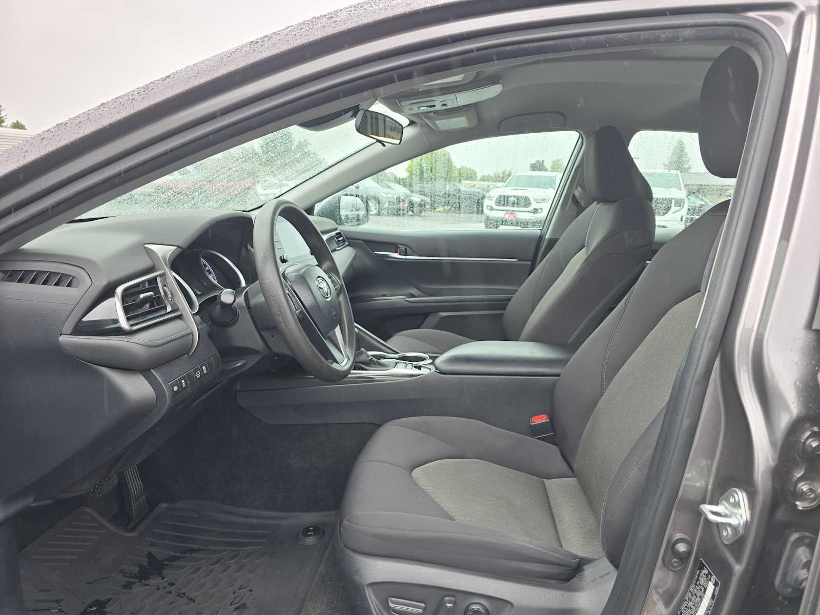 2022 Toyota Camry Hybrid LE