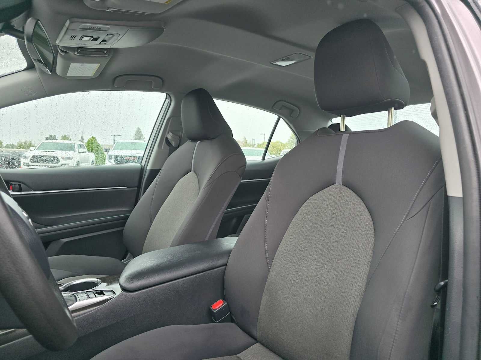 2022 Toyota Camry Hybrid LE