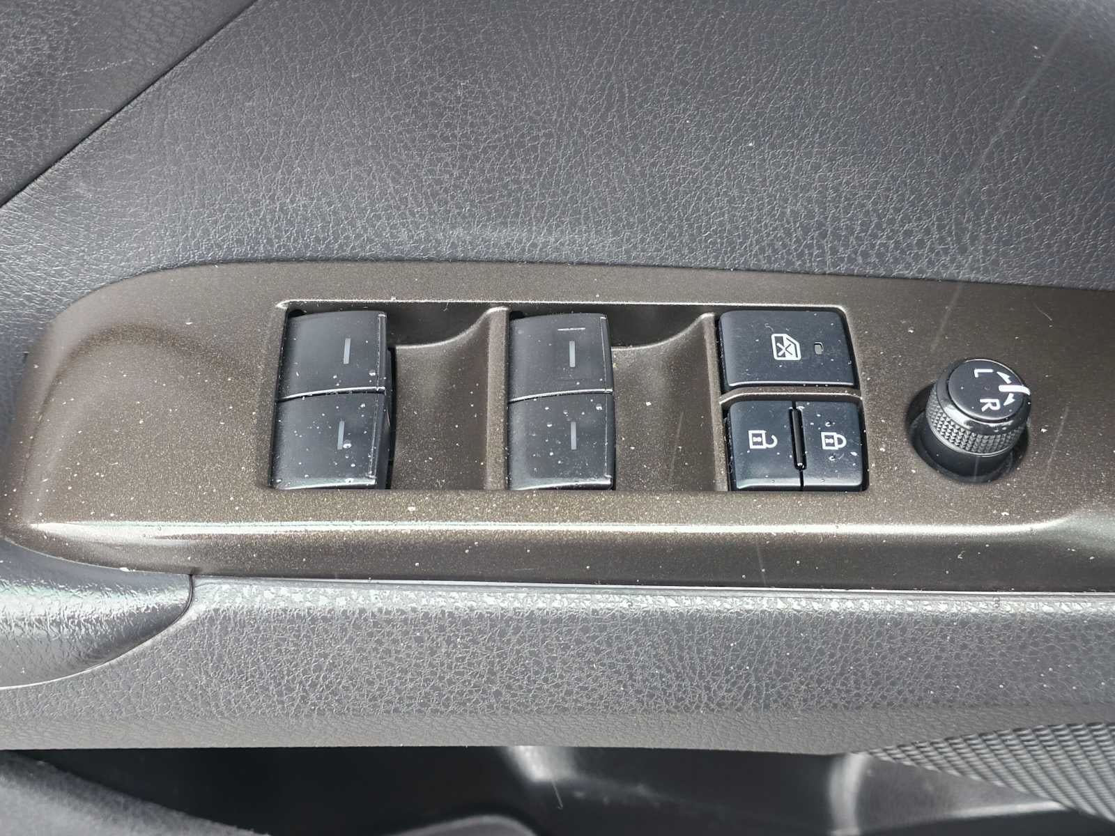 2022 Toyota Camry Hybrid LE
