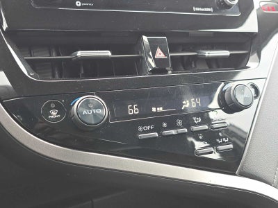 2022 Toyota Camry Hybrid LE