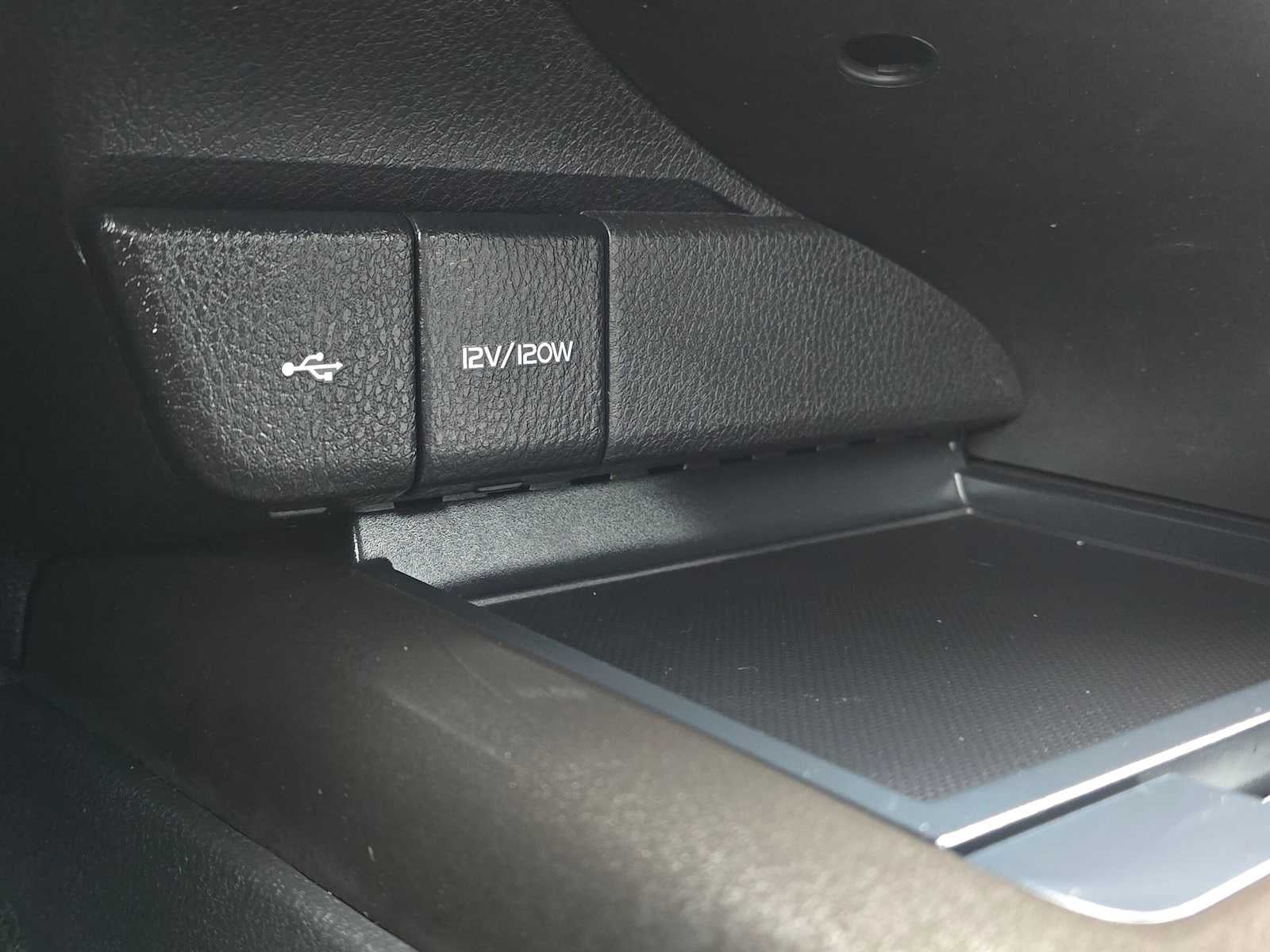2022 Toyota Camry Hybrid LE