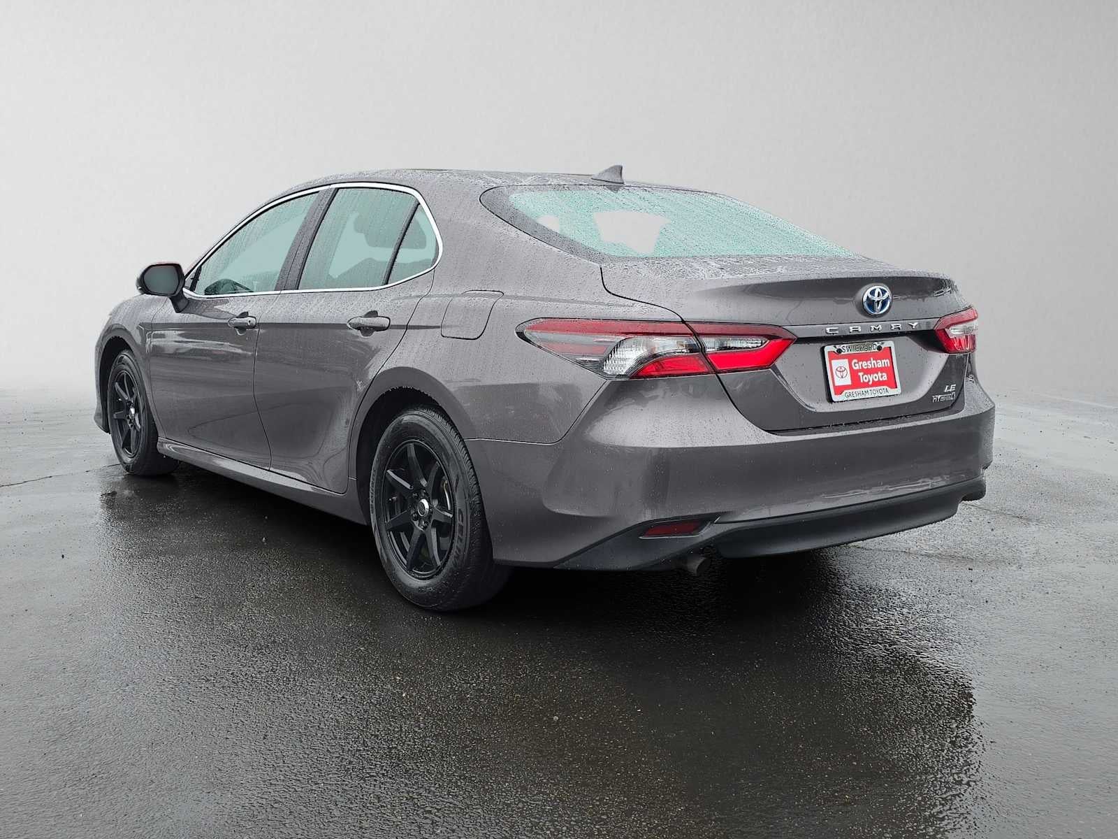 2022 Toyota Camry Hybrid LE