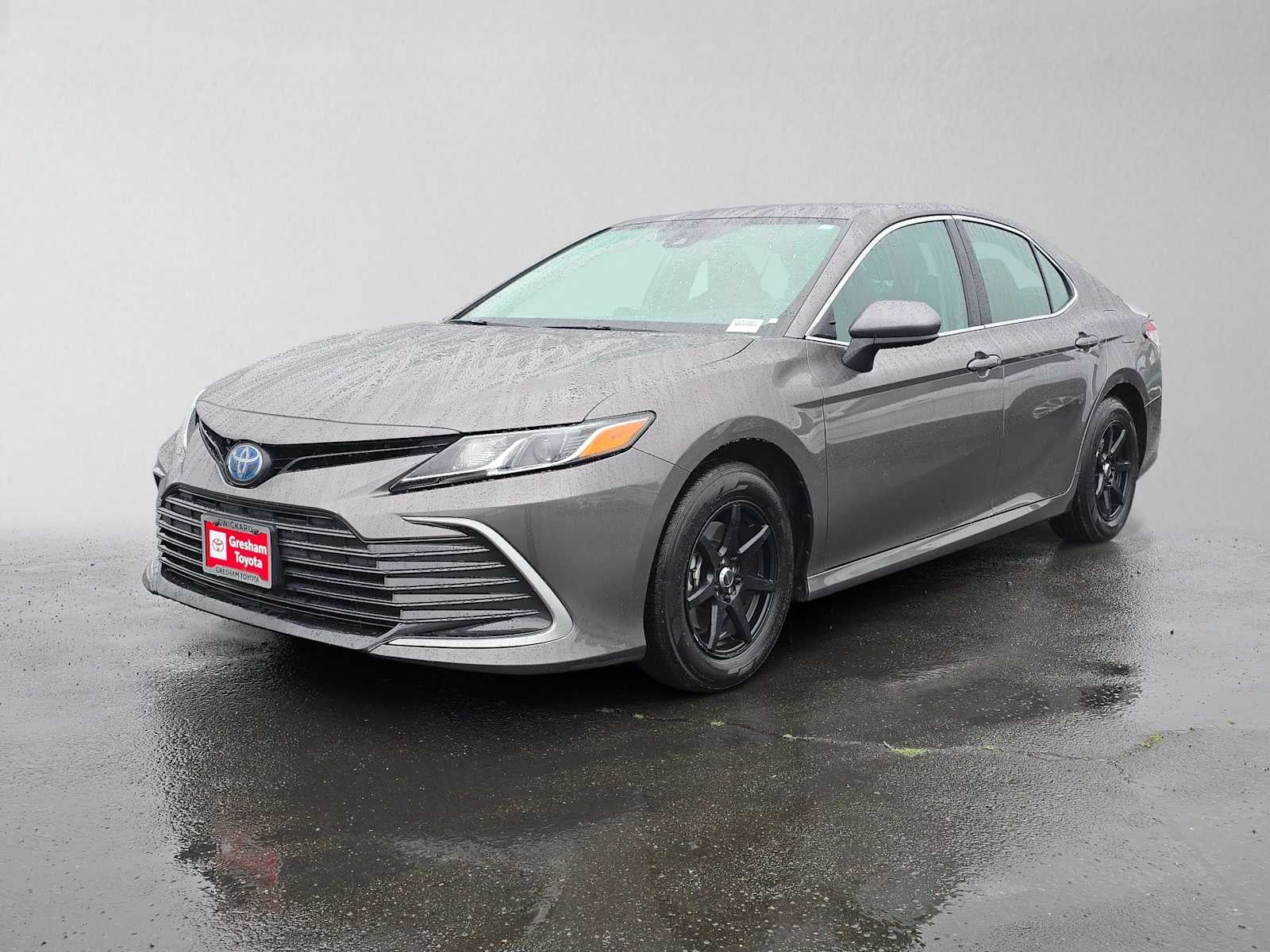 2022 Toyota Camry Hybrid LE