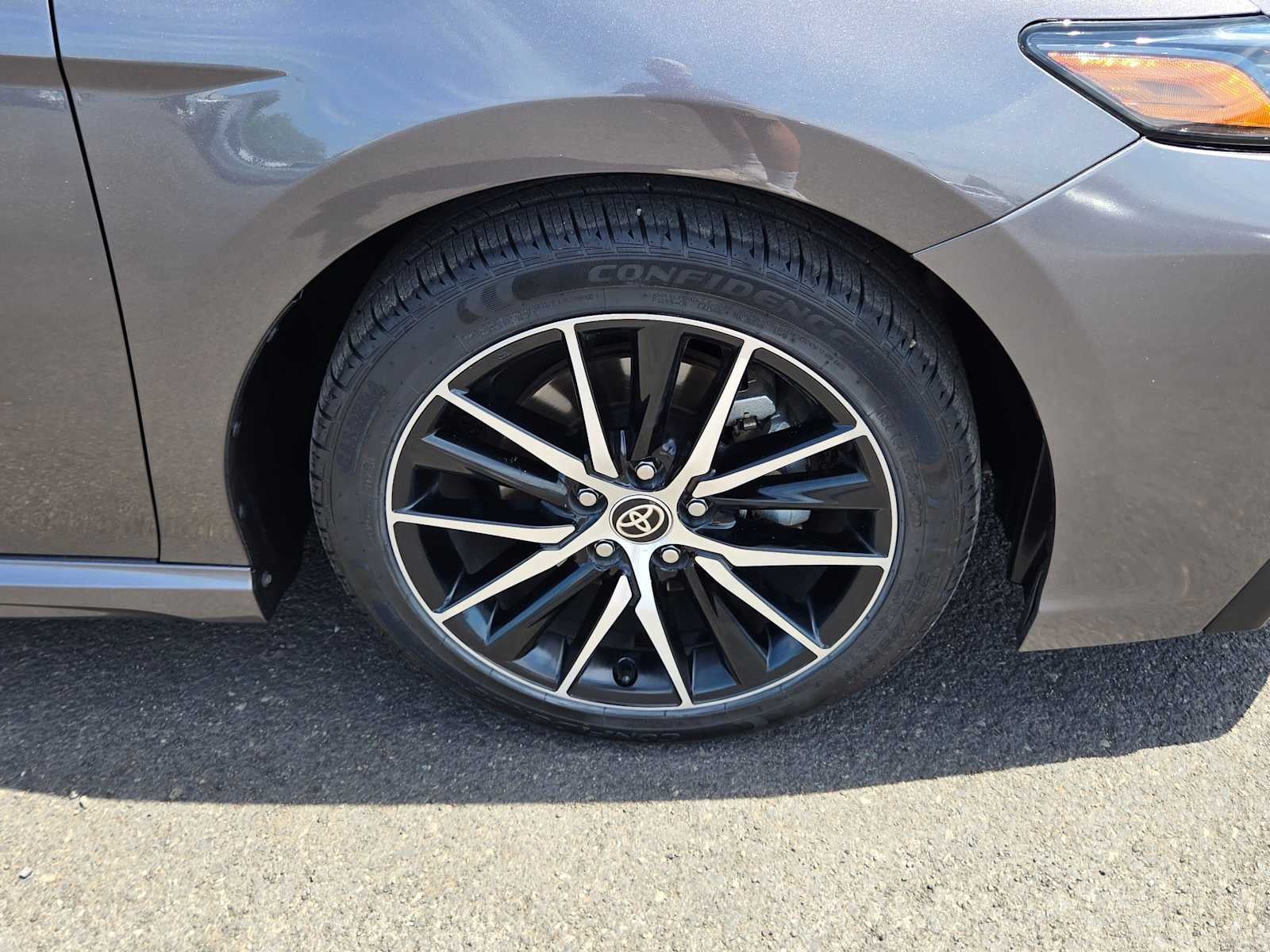 2023 Toyota Camry Hybrid SE