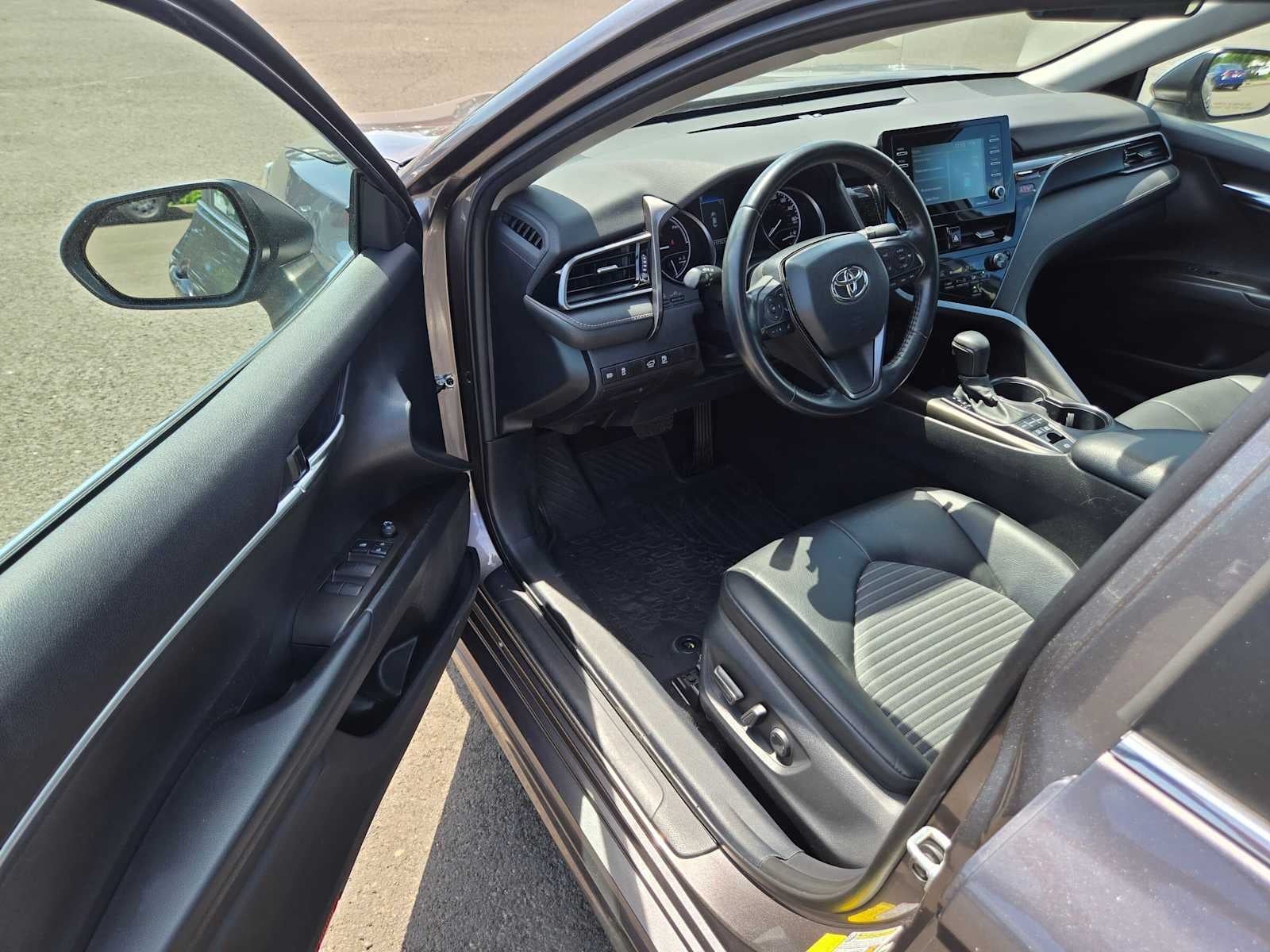 2023 Toyota Camry Hybrid SE
