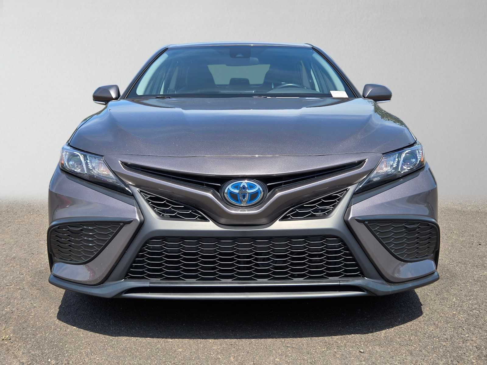 2023 Toyota Camry Hybrid SE