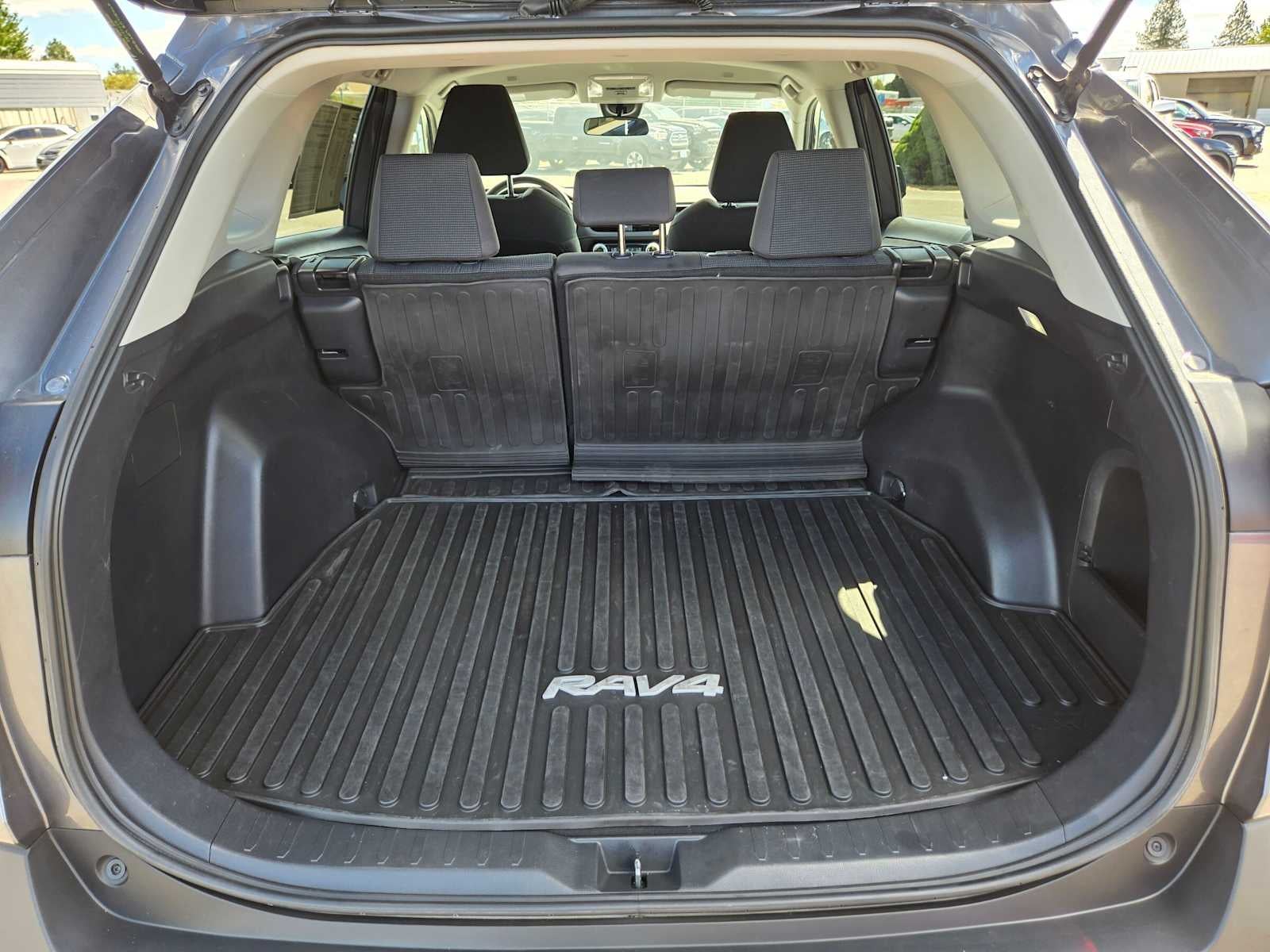 2023 Toyota RAV4 Hybrid LE