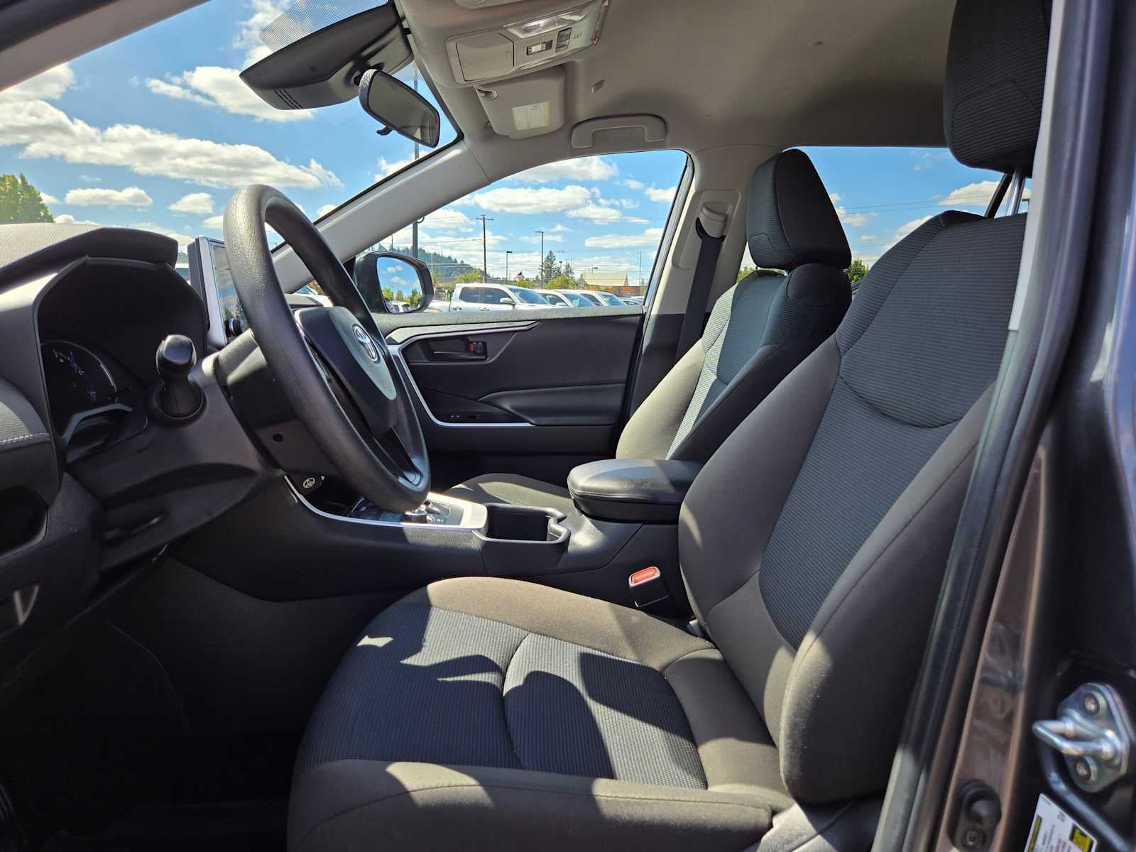 2023 Toyota RAV4 Hybrid LE