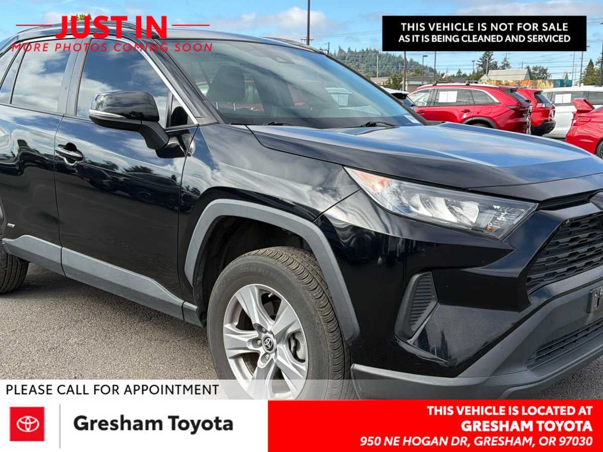 2022 Toyota RAV4 Hybrid LE