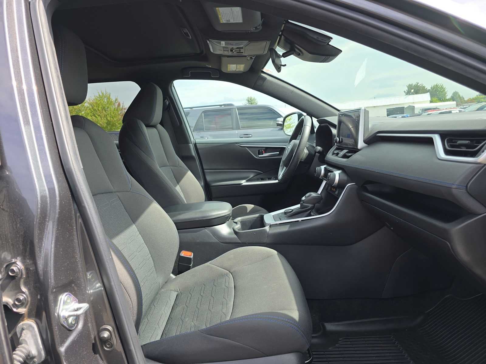 2023 Toyota RAV4 Hybrid SE