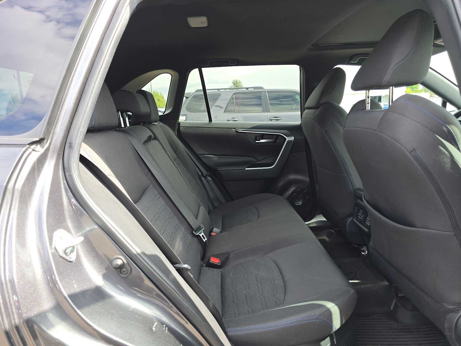 2023 Toyota RAV4 Hybrid SE