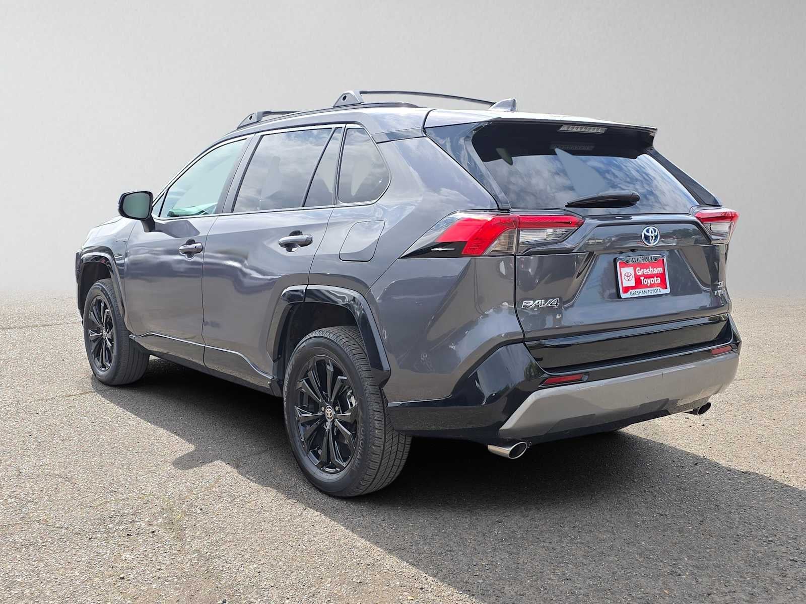2023 Toyota RAV4 Hybrid SE