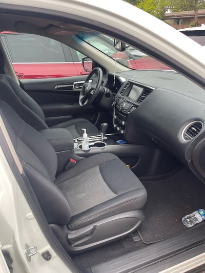 2017 Nissan Pathfinder SV