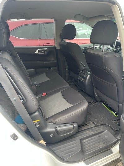 2017 Nissan Pathfinder SV