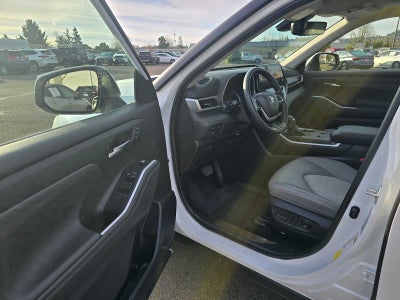 2023 Toyota Highlander Hybrid Bronze Edition