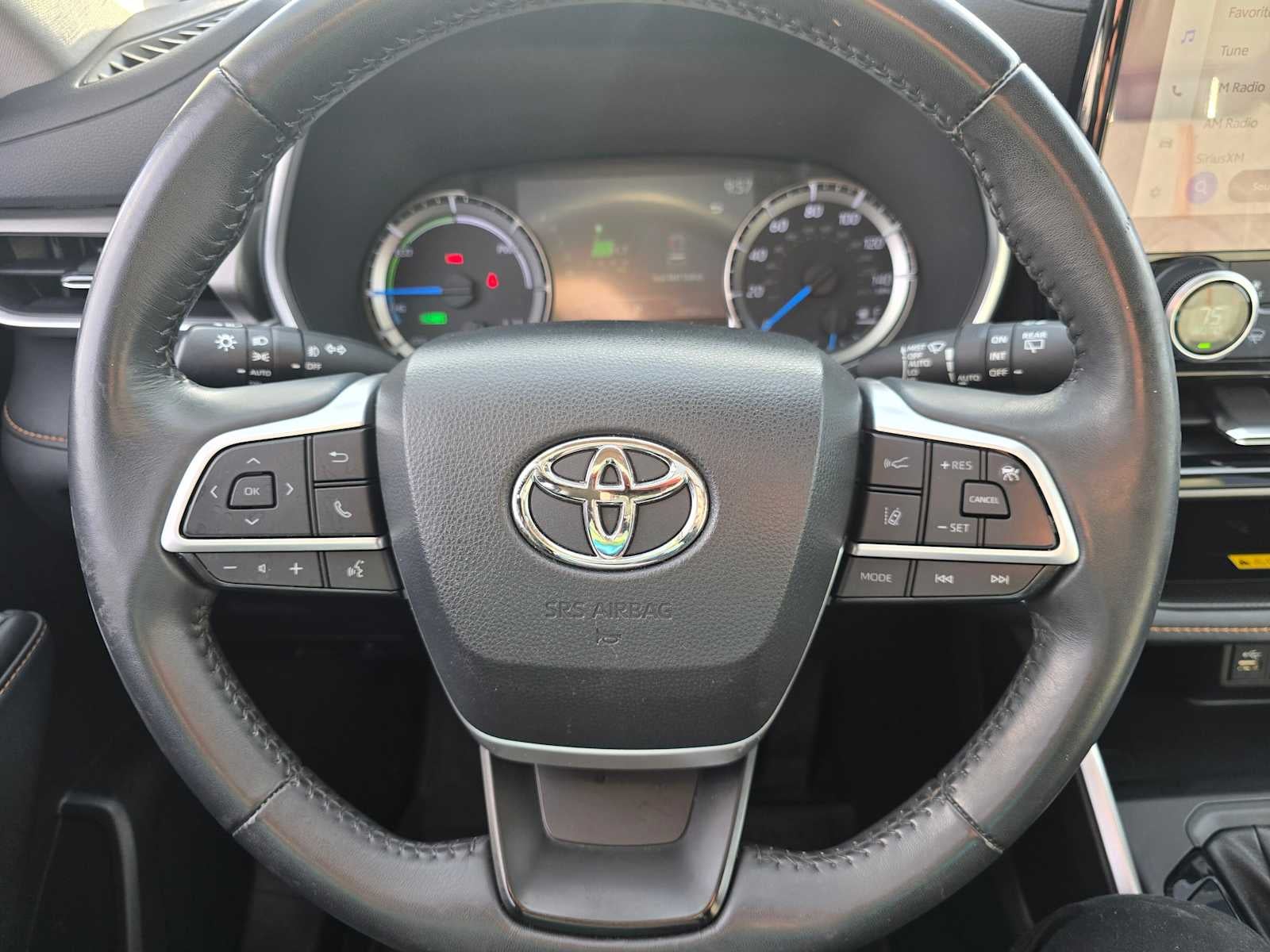 2023 Toyota Highlander Hybrid Bronze Edition