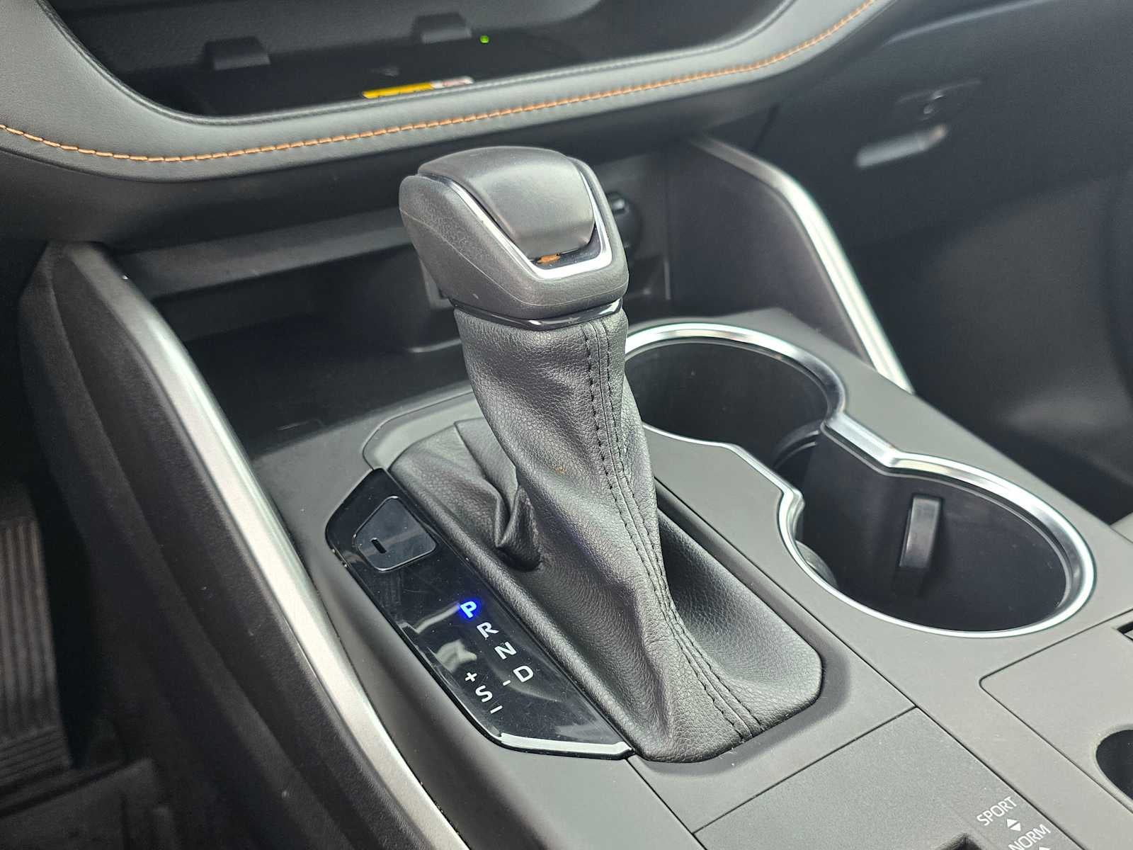 2023 Toyota Highlander Hybrid Bronze Edition