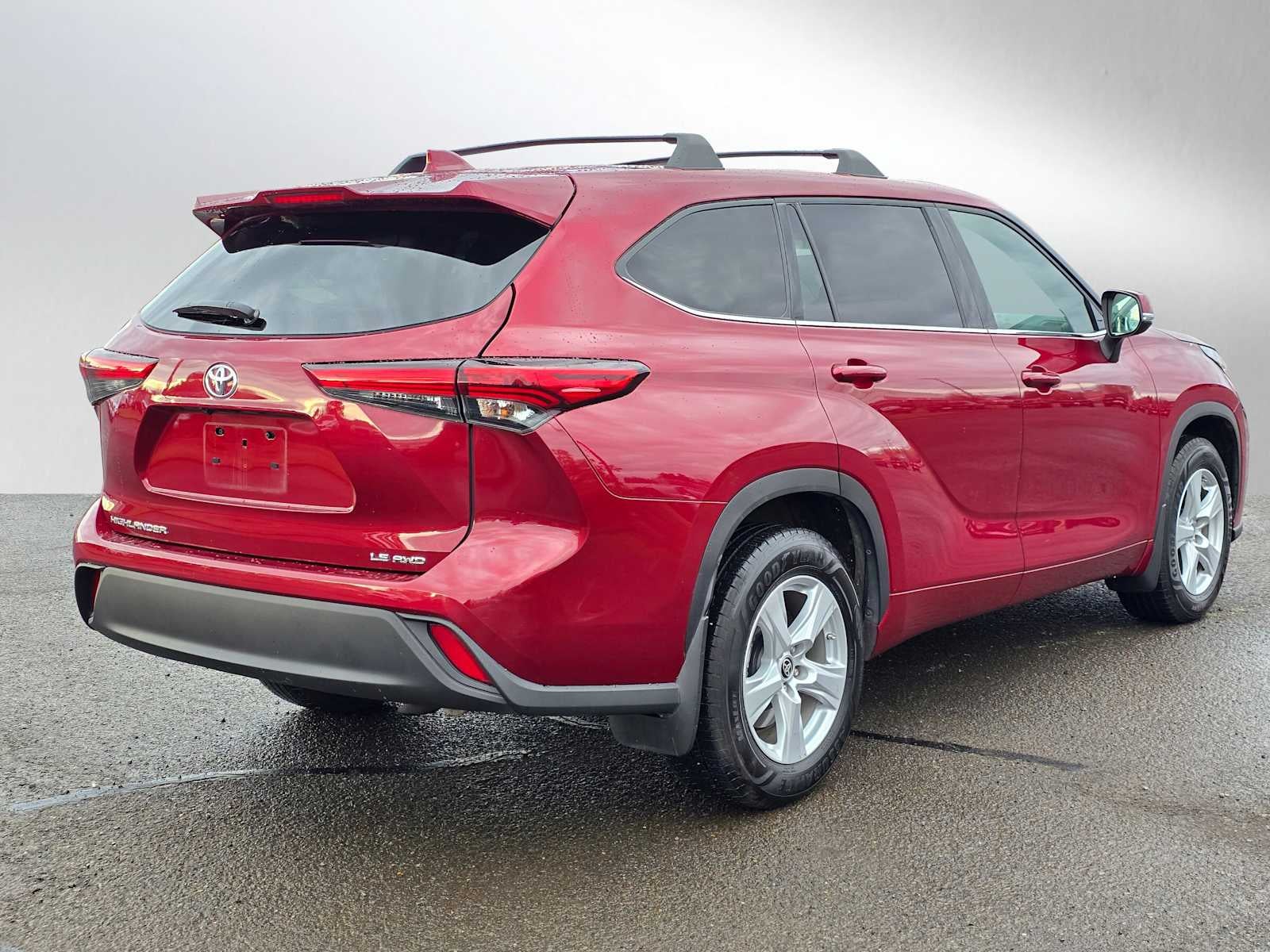 2020 Toyota Highlander LE