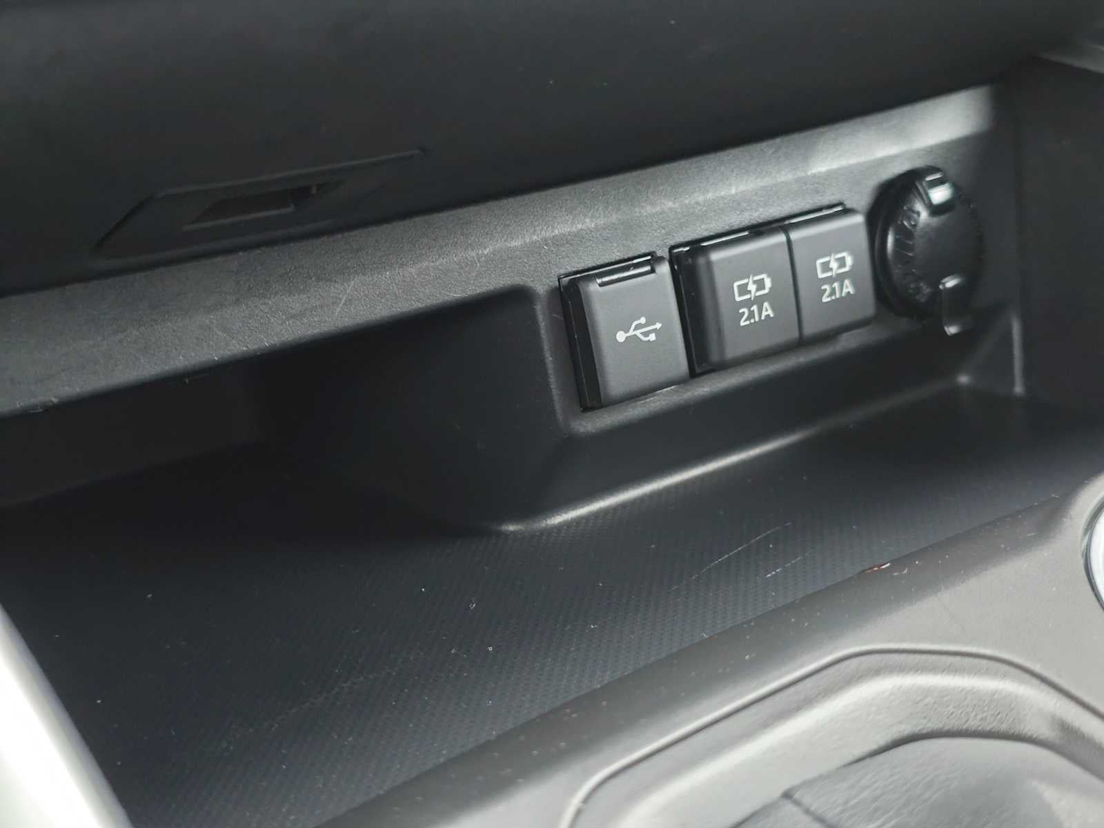 2020 Toyota Highlander LE