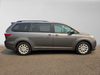2016 Toyota Sienna XLE