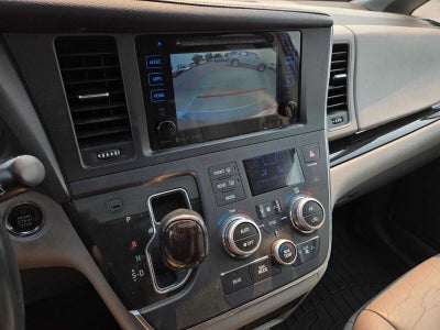 2016 Toyota Sienna XLE
