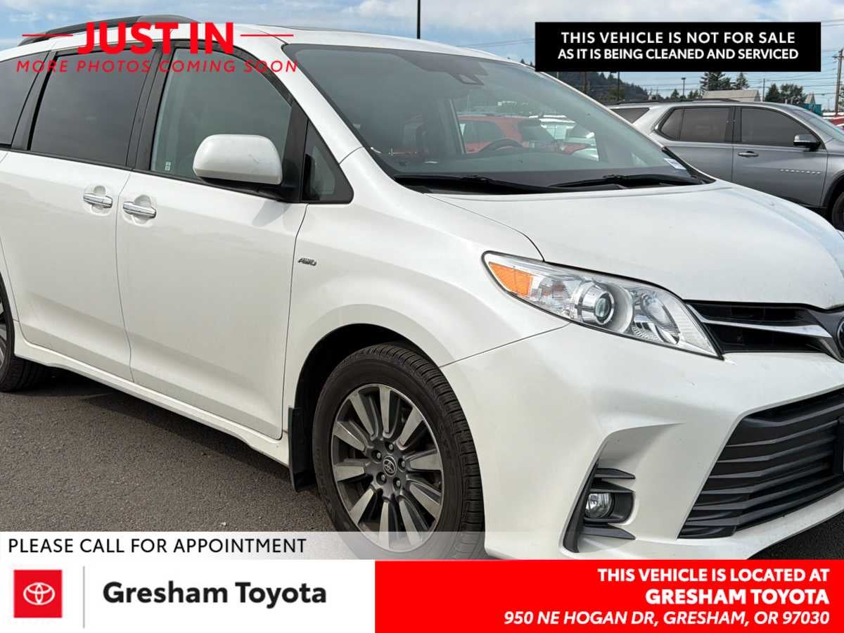 2020 Toyota Sienna XLE