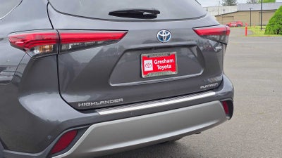 2022 Toyota Highlander Hybrid Platinum