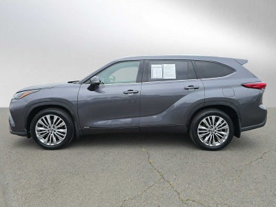2022 Toyota Highlander Hybrid Platinum