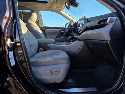 2021 Toyota Highlander Hybrid Platinum