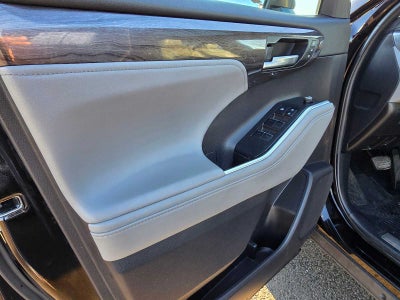 2021 Toyota Highlander Hybrid Platinum