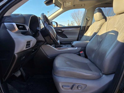 2021 Toyota Highlander Hybrid Platinum