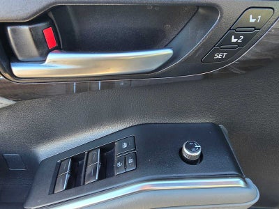 2021 Toyota Highlander Hybrid Platinum