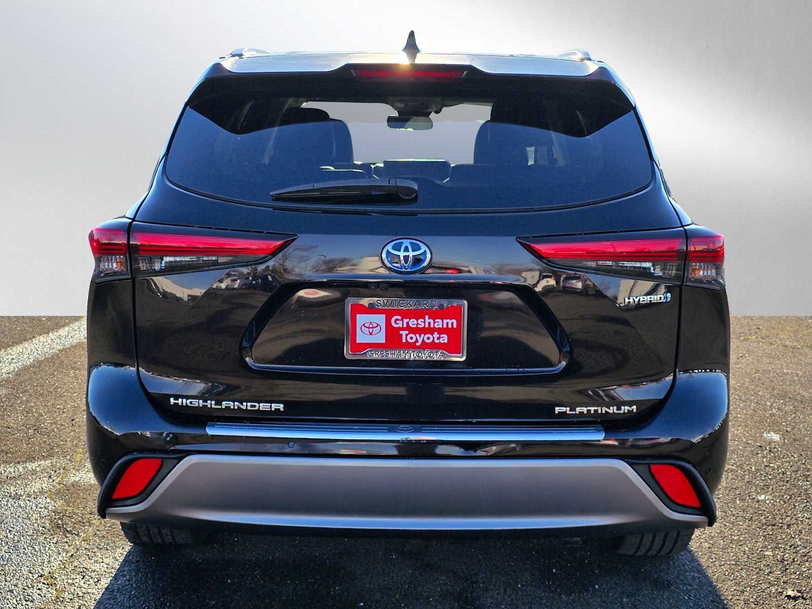 2021 Toyota Highlander Hybrid Platinum