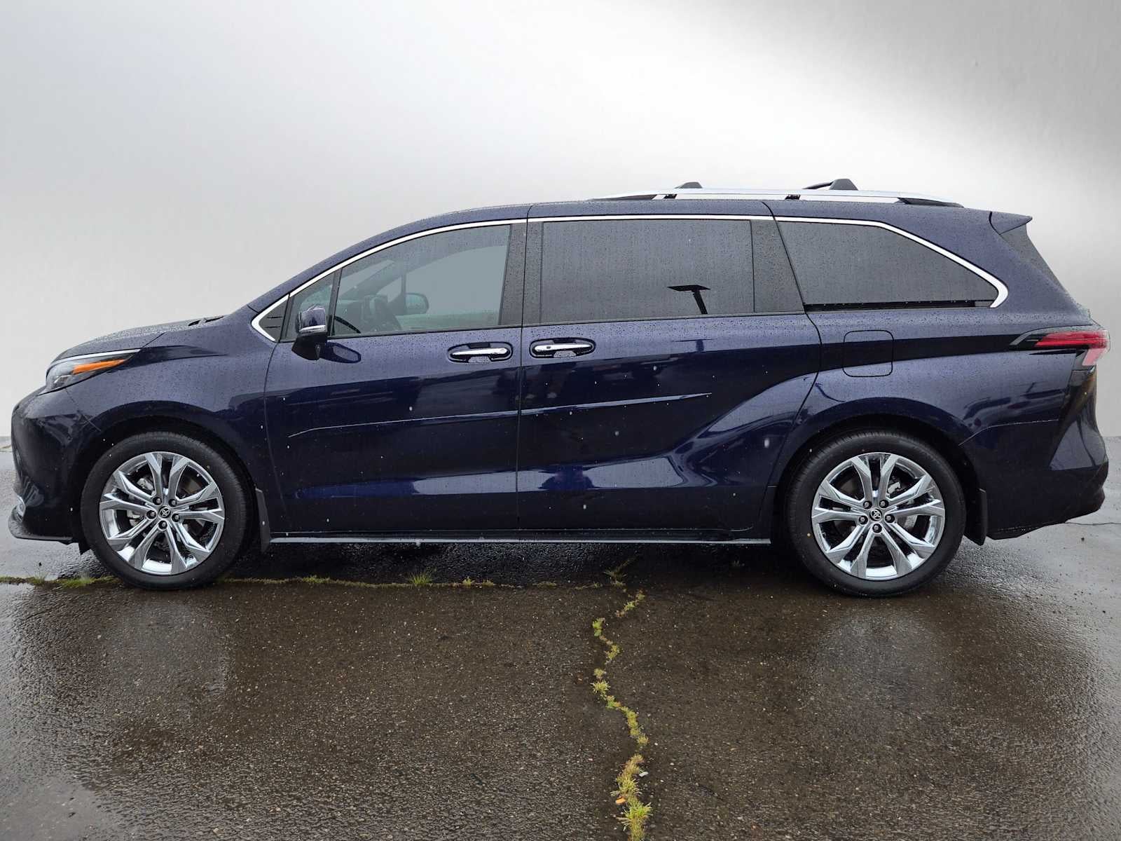 2024 Toyota Sienna Platinum