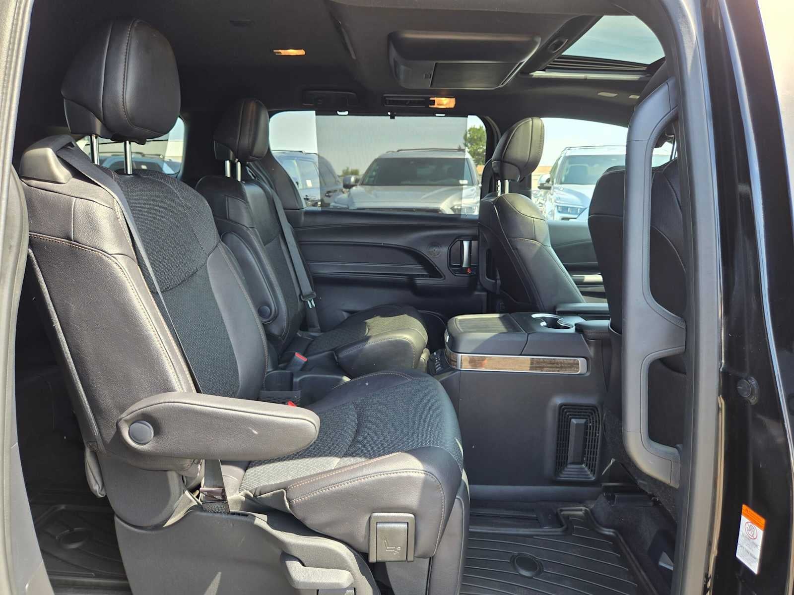 2025 Toyota Sienna Platinum