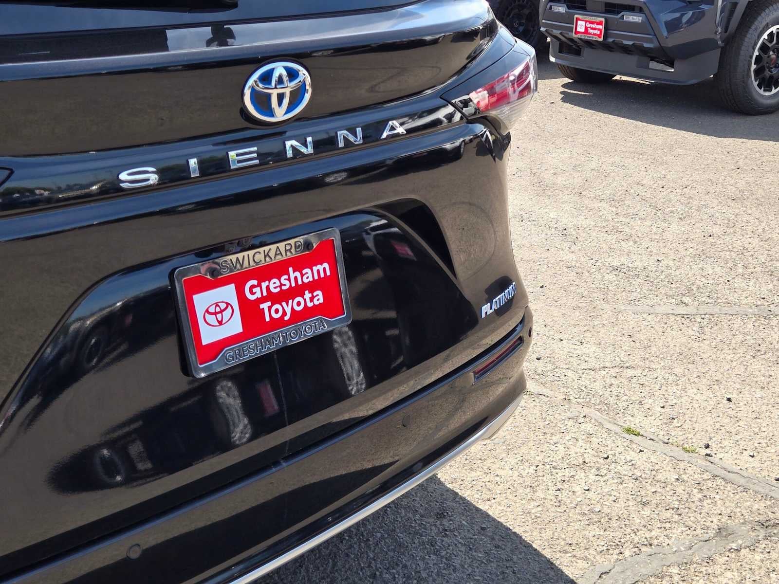 2025 Toyota Sienna Platinum