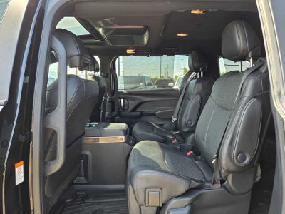2025 Toyota Sienna Platinum