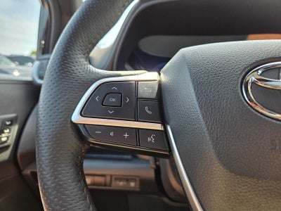2025 Toyota Sienna Platinum