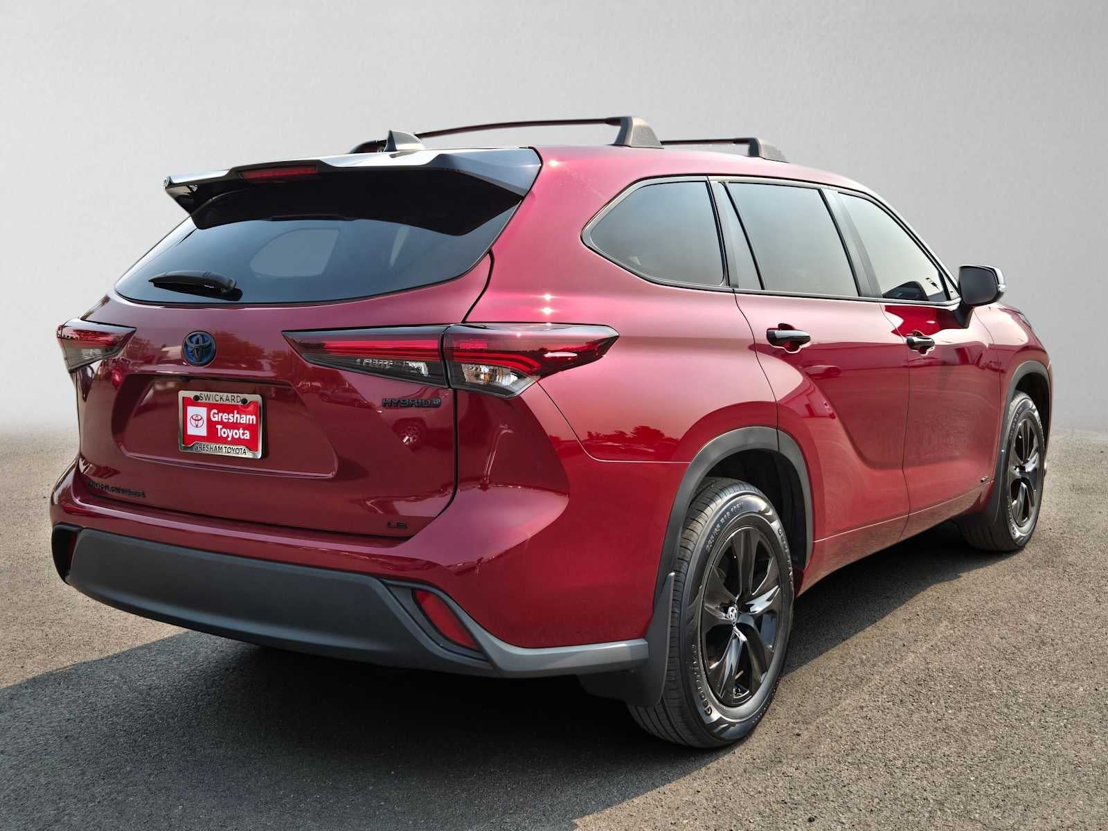 2024 Toyota Highlander Hybrid LE Nightshade
