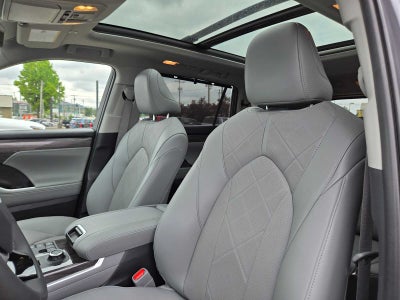 2025 Toyota Highlander Platinum