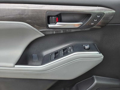 2025 Toyota Highlander Platinum