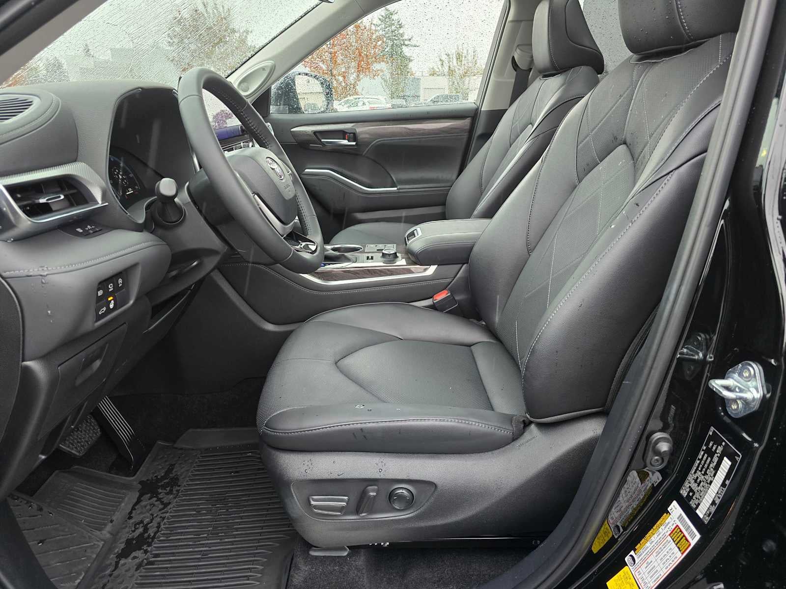 2025 Toyota Highlander Platinum