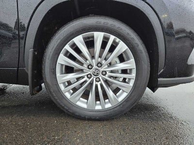 2025 Toyota Highlander Platinum