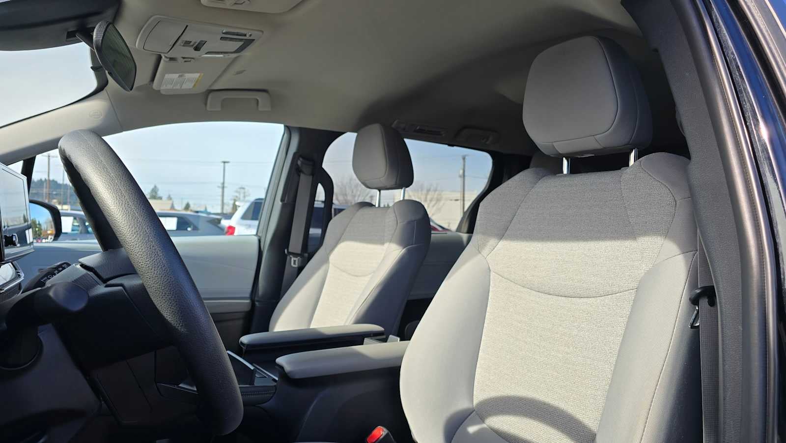 2025 Toyota Sienna LE